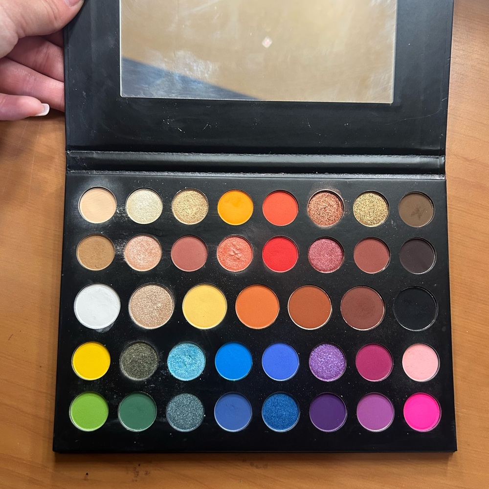 James Charles Eyeshadow Palette 🎨